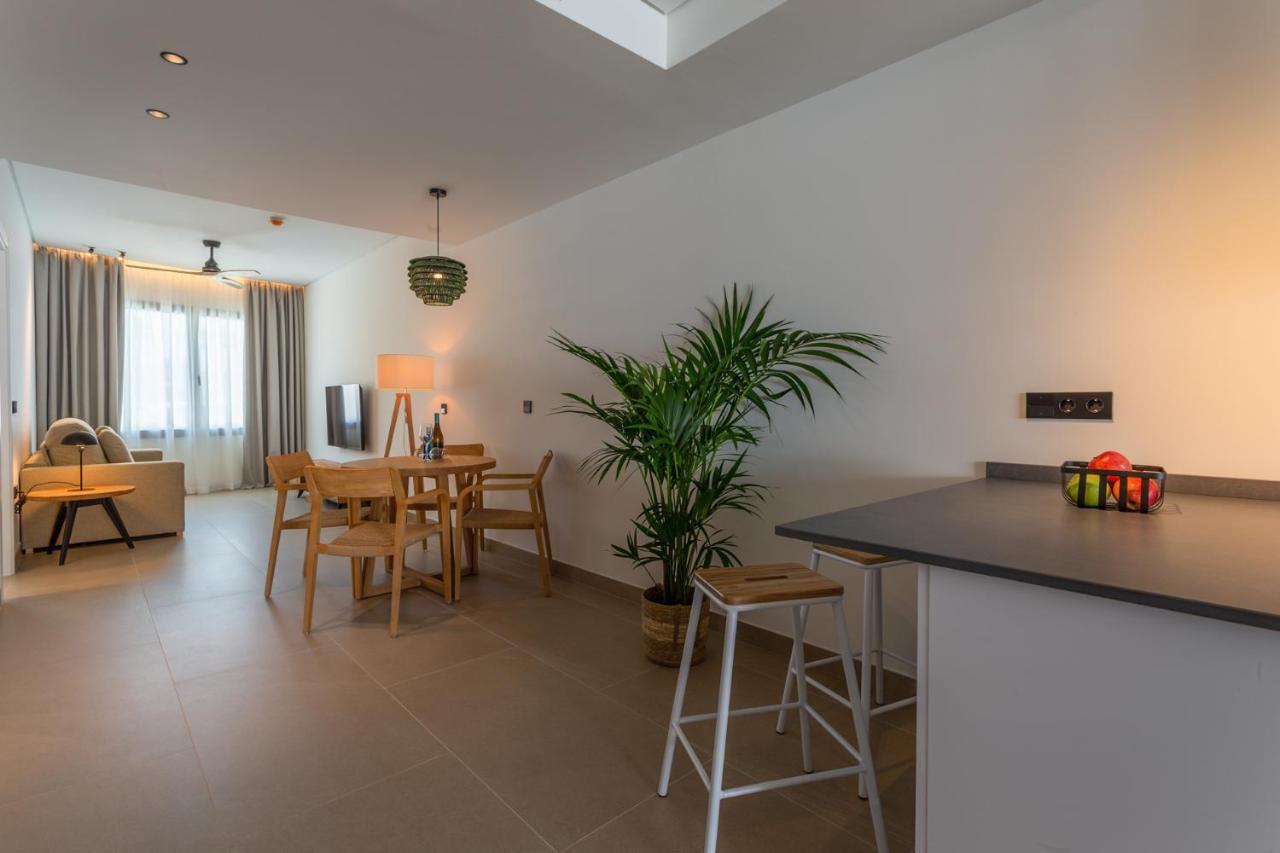 Hotel Apartamentos Hamus Conil De La Frontera Ngoại thất bức ảnh