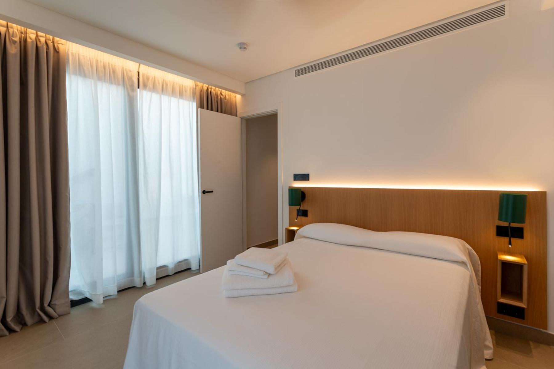 Hotel Apartamentos Hamus Conil De La Frontera Ngoại thất bức ảnh